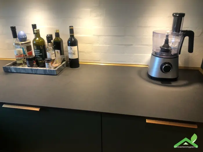 Køkkenrenovering Nr. Åby med messing-look — billede 3